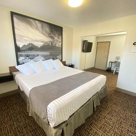 Super 8 By Wyndham Pentictonモーテル エクステリア 写真