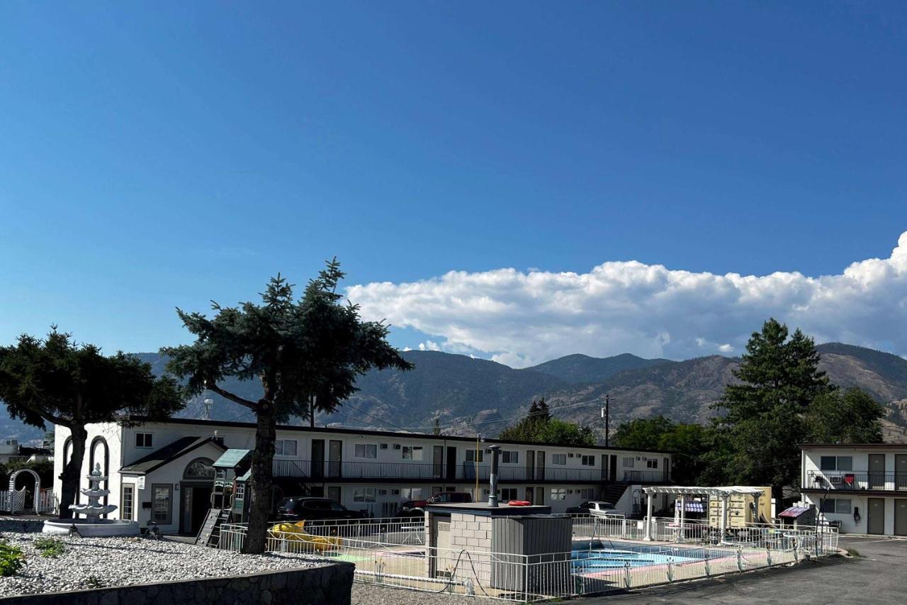 Super 8 By Wyndham Pentictonモーテル エクステリア 写真