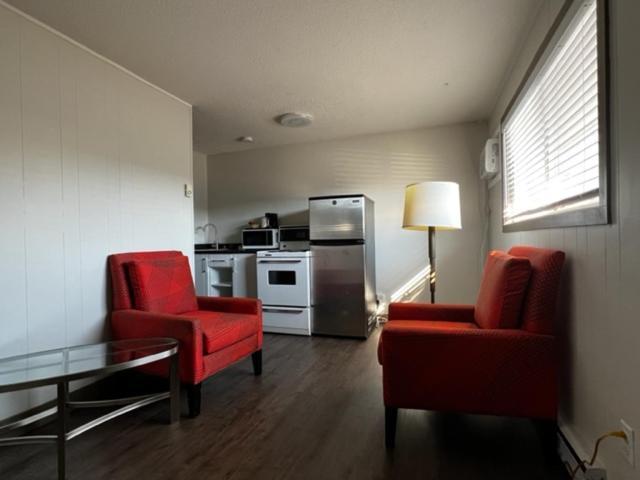 Super 8 By Wyndham Pentictonモーテル エクステリア 写真
