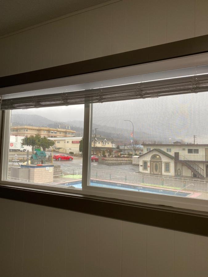 Super 8 By Wyndham Pentictonモーテル エクステリア 写真